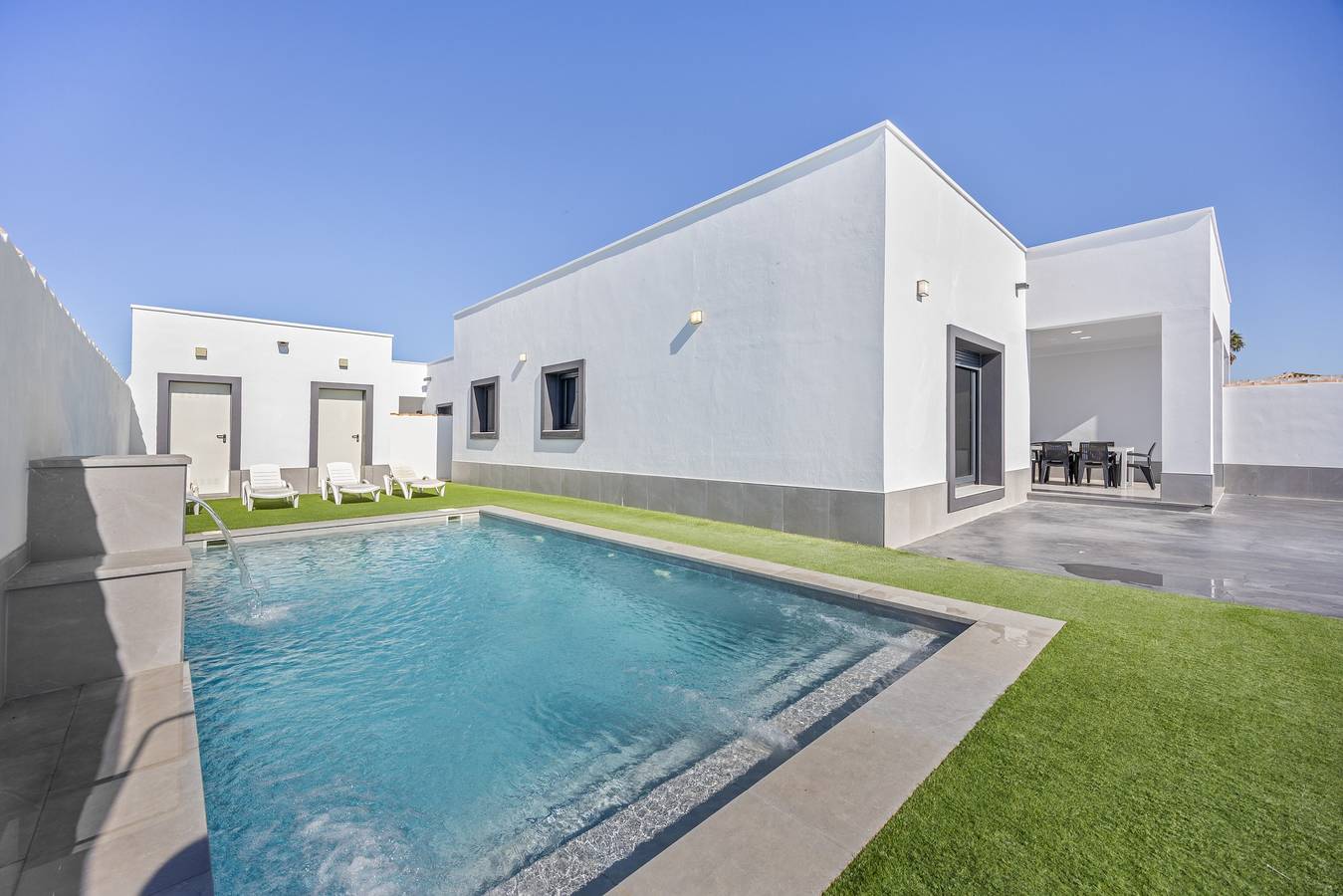 Casa vacacional 'Infinity 1' para familias y mayores de 25 años in Chiclana de la Frontera, Costa de la Luz