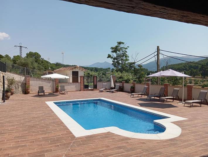 Location de vacances pour 12 personnes, avec jardin ainsi que vue et piscine, animaux acceptés à Arenas de San Pedro - 2