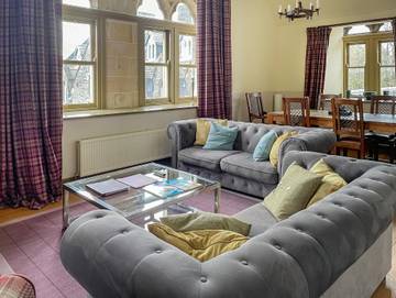 Log Cabin for 6 People in Fort Augustus, Loch Ness, Photo 1