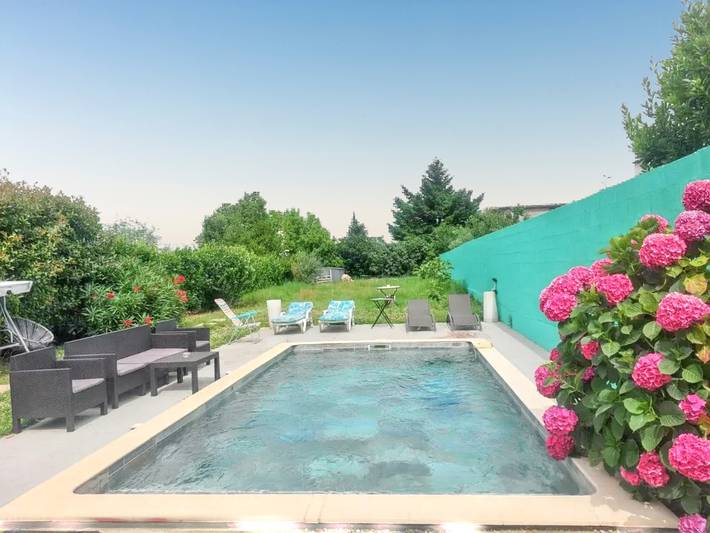 Location de vacances pour 8 personnes, avec terrasse et piscine à Saint-Fons - 4