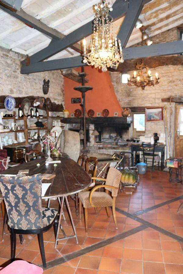 Location de vacances pour 5 personnes, avec jacuzzi et jardin à Vailhourles - 3