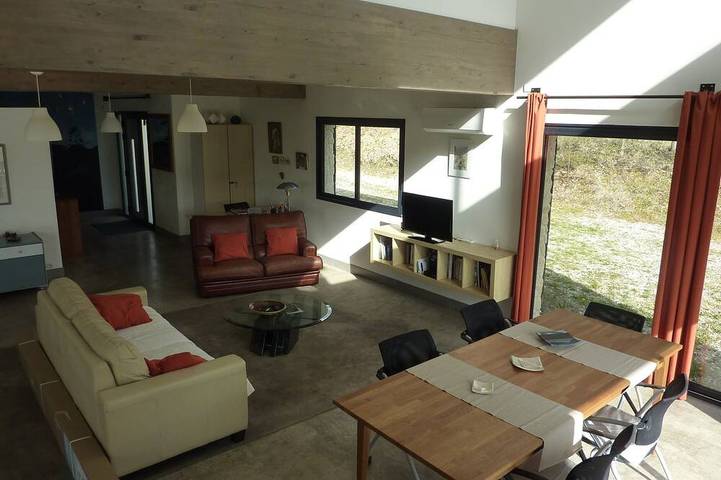 Location de vacances pour 4 personnes, avec jardin et terrasse à Valojoulx