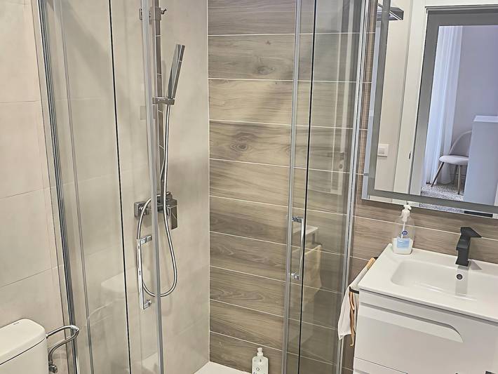 Modernes 180 m² großes Apartment mit Küche und WLAN, 2 km vom Stadtzentrum von Villabuena entfernt in Baños de Ebro/Mañueta, Rioja Alavesa