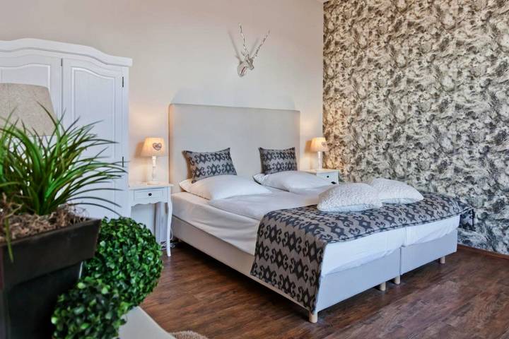 Hotel für 2 Personen, mit Terrasse und Garten sowie Sauna in Bremer Freimarkt - 4