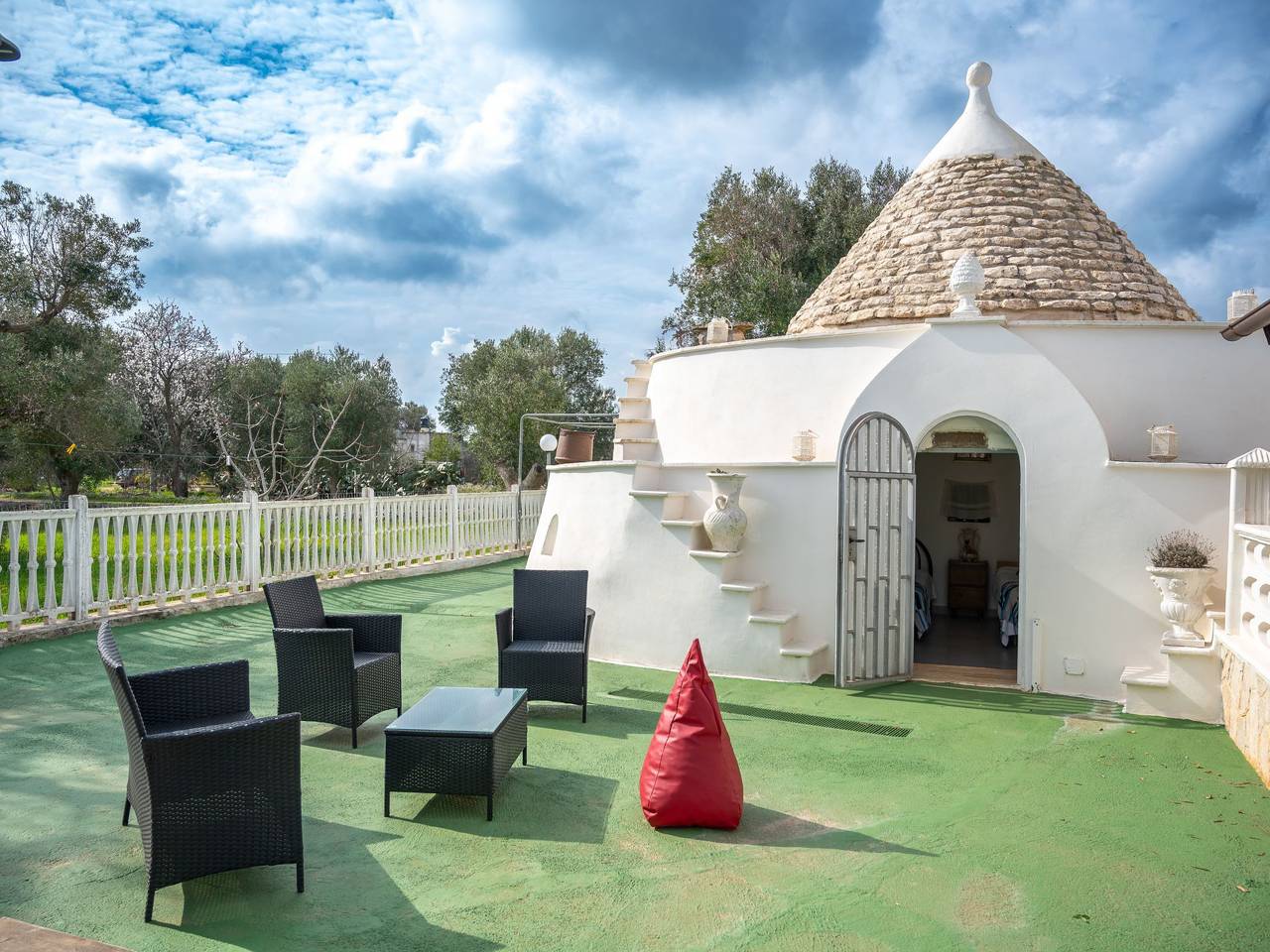 Paolos Trullo im Herzen der Landschaft in San Vito dei Normanni, Salento