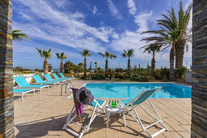 Villa for 8 people, with pool and view as well as garden in Larnaca District