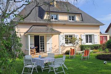 Gîte pour 10 personnes, avec jardin et terrasse, animaux acceptés dans Denneville Plage