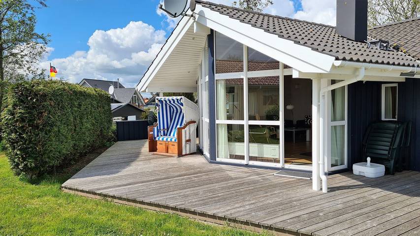 Ferienhaus für 6 Personen, mit Whirlpool und Terrasse sowie Garten und Sauna in Schönhagen - 2