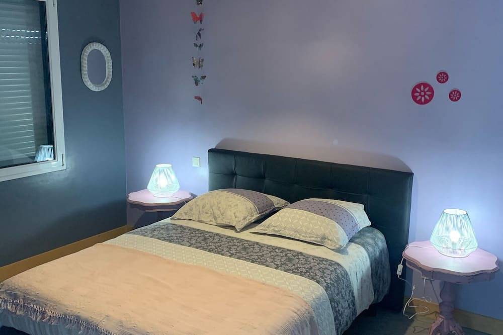 Vue mer, jacuzzi, 5 chambres, jardin clos, animal de compagnie acceptés in Plounévez-Lochrist, Côte des Légendes
