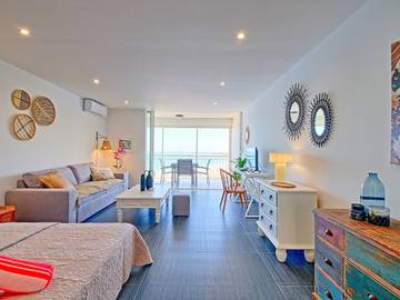 Gîte pour 2 personnes, avec piscine et balcon dans Saint Martin