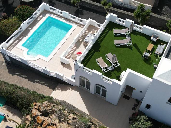 Casa de vacaciones para 9 personas, con Balcón y Terraza además de Jardín y Piscina en Conil