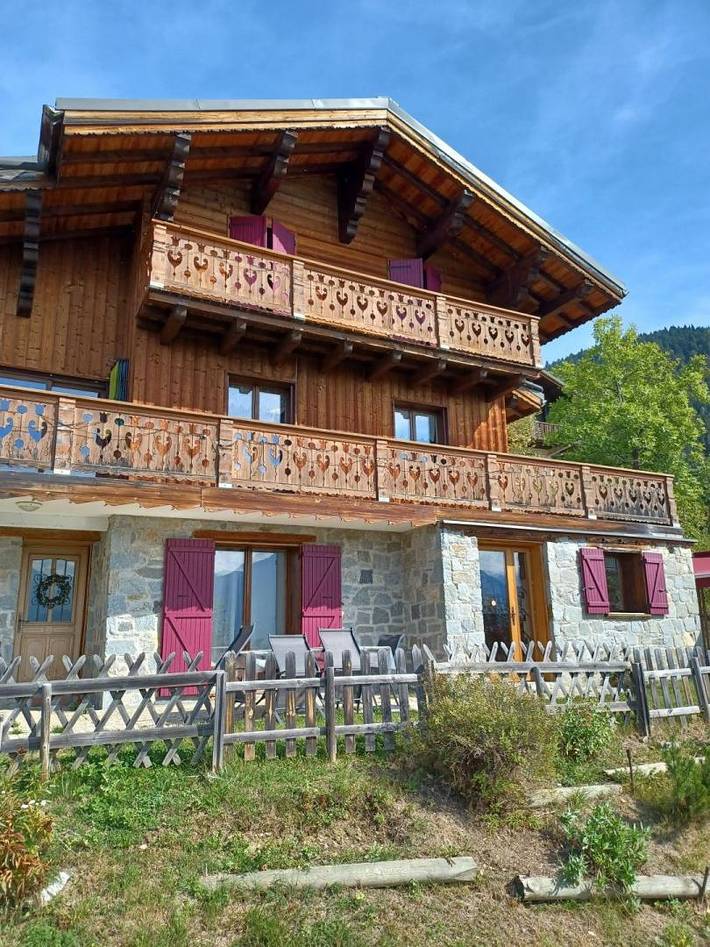 Gîte pour 6 personnes, avec terrasse et piscine