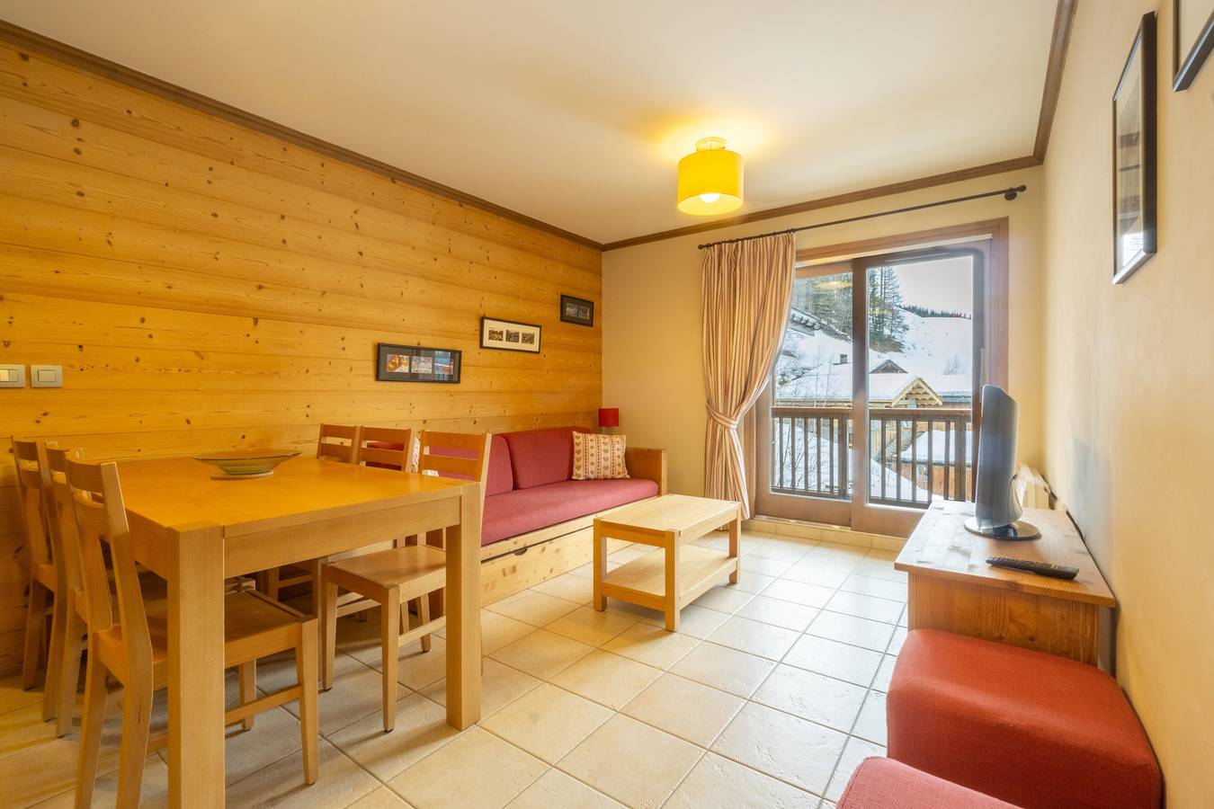 Apartamento entero, Apartamento 'B56 - Eco Le Ruitor' con vistas a la montaña y balcón in Sainte-Foy-Tarentaise, Albertville region