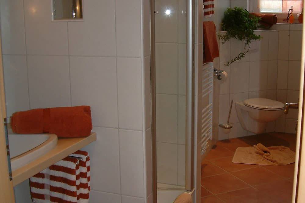 Ganze Wohnung, 45qm große Ferienwohnung mit Balkon & Panoramablick in Absberg, Fränkisches Seenland