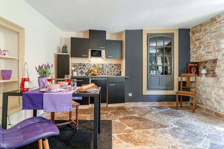 Entire apartment, Gite Lavande - Paradise of Provence in Le Pin, Nimes region