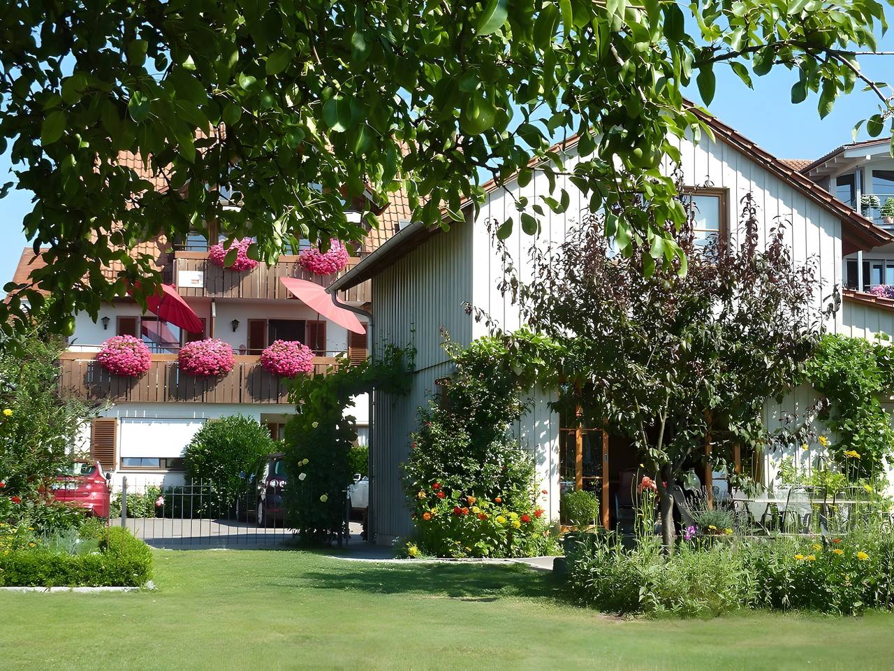 Ganze Wohnung, Apartment 'Haus Am See' mit Seeblick, privater Terrasse und Wlan in Immenstaad, Immenstaad am Bodensee