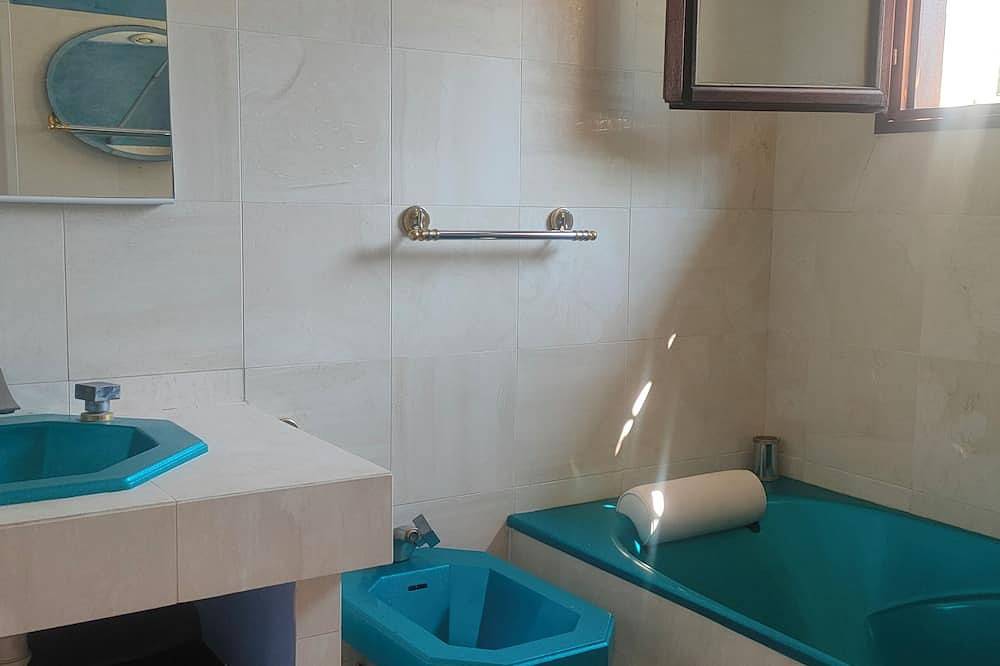 Charming Furnished 4-Bedroom Villa – 101m² – Steps from the Beach in Marseillan-Plage, Marseillan