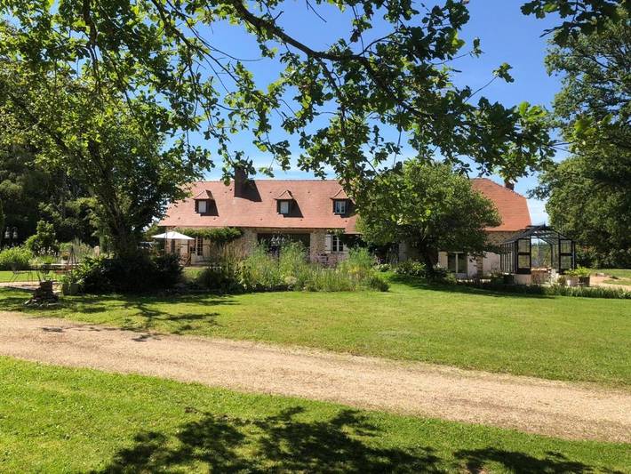Chambre d’hôte pour 2 personnes, avec Terrasse et Jardin ainsi que Piscine et Vue