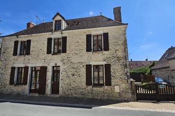 Gîte pour 12 personnes, avec jardin et terrasse à Lureuil
