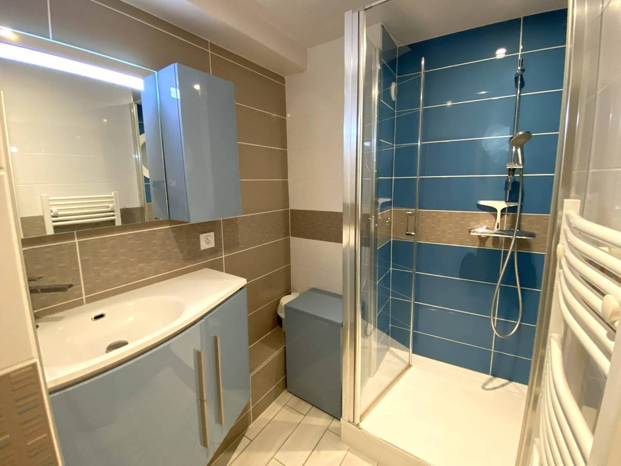 Ganze Wohnung, Renovierte 3*-Wohnung mit Meerblick, 50m vom Strand, Perros-Guirec in Perros-Guirec, Rosa Granitküste