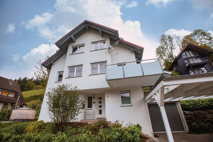 Maison de vacances pour 12 personnes, avec Jacuzzi et Terrasse ainsi que Jardin et Sauna
