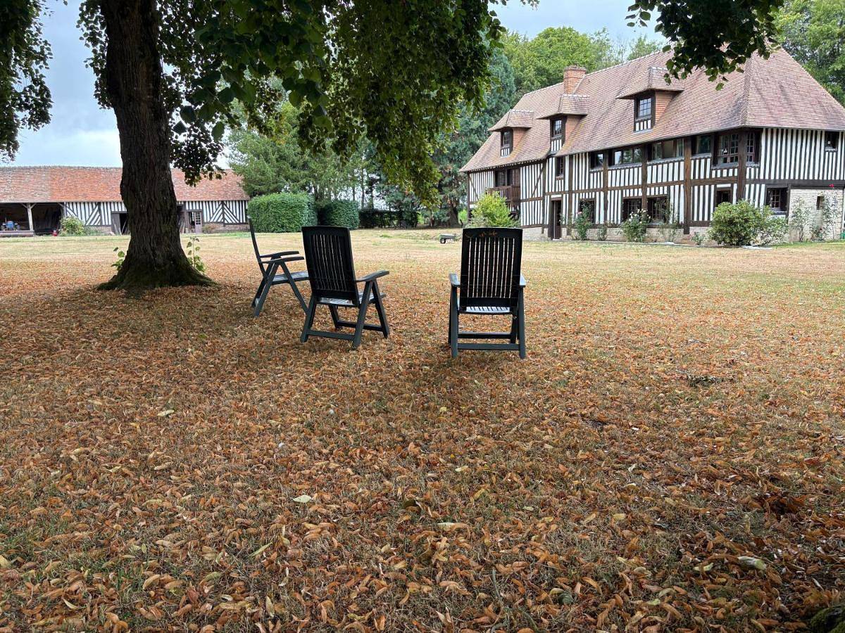 Manoir Normand- Grand parc privé - calme absolu - 8 pers in Saint-Pierre-et-Saint-Paul-en-Val-d'Auge, Région de Lisieux