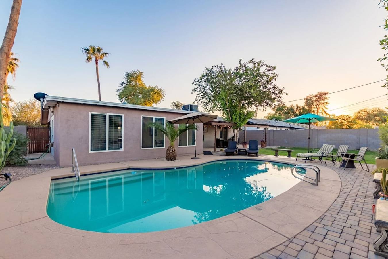 Vacation Rental for 6 Guests in Tempe, Arizona