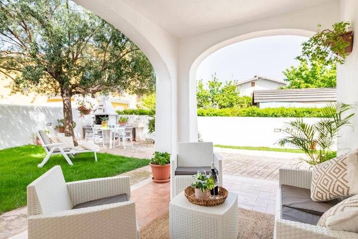 Appartamento per 7 persone, con Balcone e Terrazza nonché Giardino e Panorama a Lotzorai