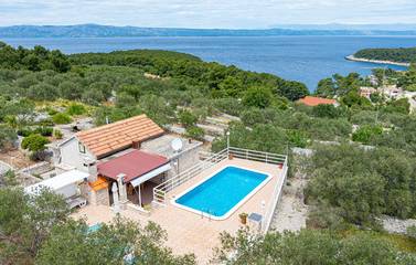 Villa für 5 Personen, mit Terrasse und Garten auf Korcula