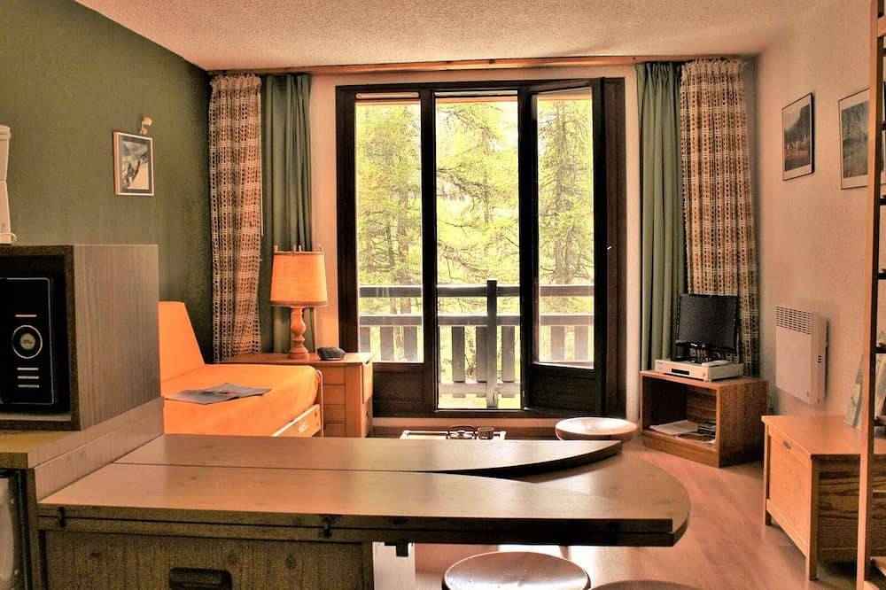 Apartamento entero, Estudio acogedor en montaña para 4, Risoul 1850, en calma y a pie de pistas in Station de Risoul, Risoul