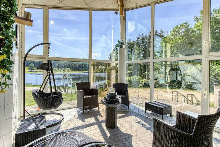 Camping pour 4 personnes, avec terrasse ainsi que piscine et sauna, animaux acceptés dans le Limousin - 4