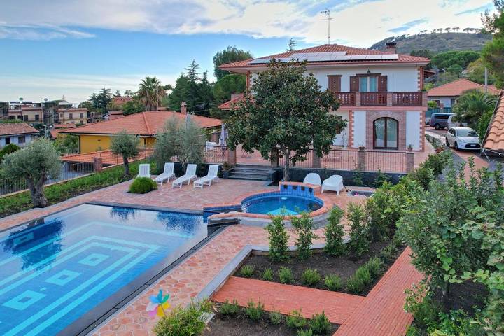 B&b per 3 persone, con Balcone e Terrazza nonché Giardino e Piscina a Nicolosi