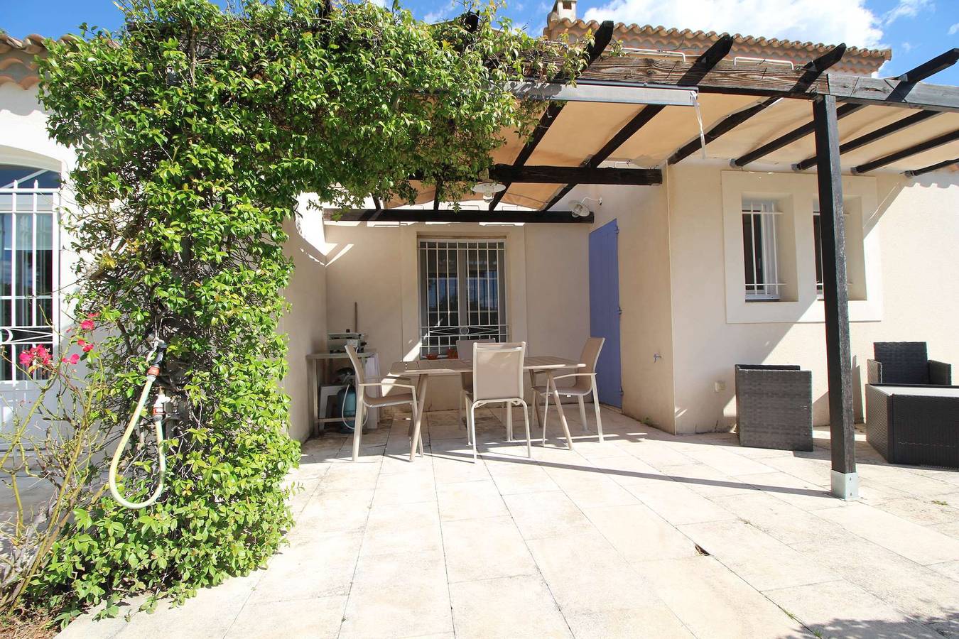 Belle villa climatisée à Poulx, animaux admis  (1). in Poulx, Région de Nîmes