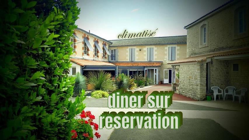 Hôtel pour 2 personnes, avec Terrasse et Jardin dans Thermes Saujon