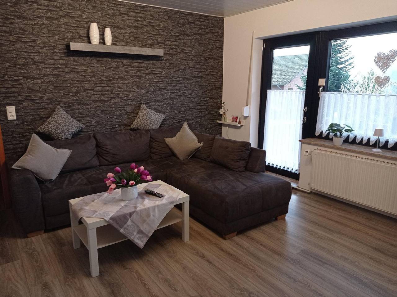 Ganze Ferienwohnung, Ferienwohnung E- Bike Abstellraum, Terrasse, Kamin 2 Schlafzimmer in Bodenwerder, Weserbergland