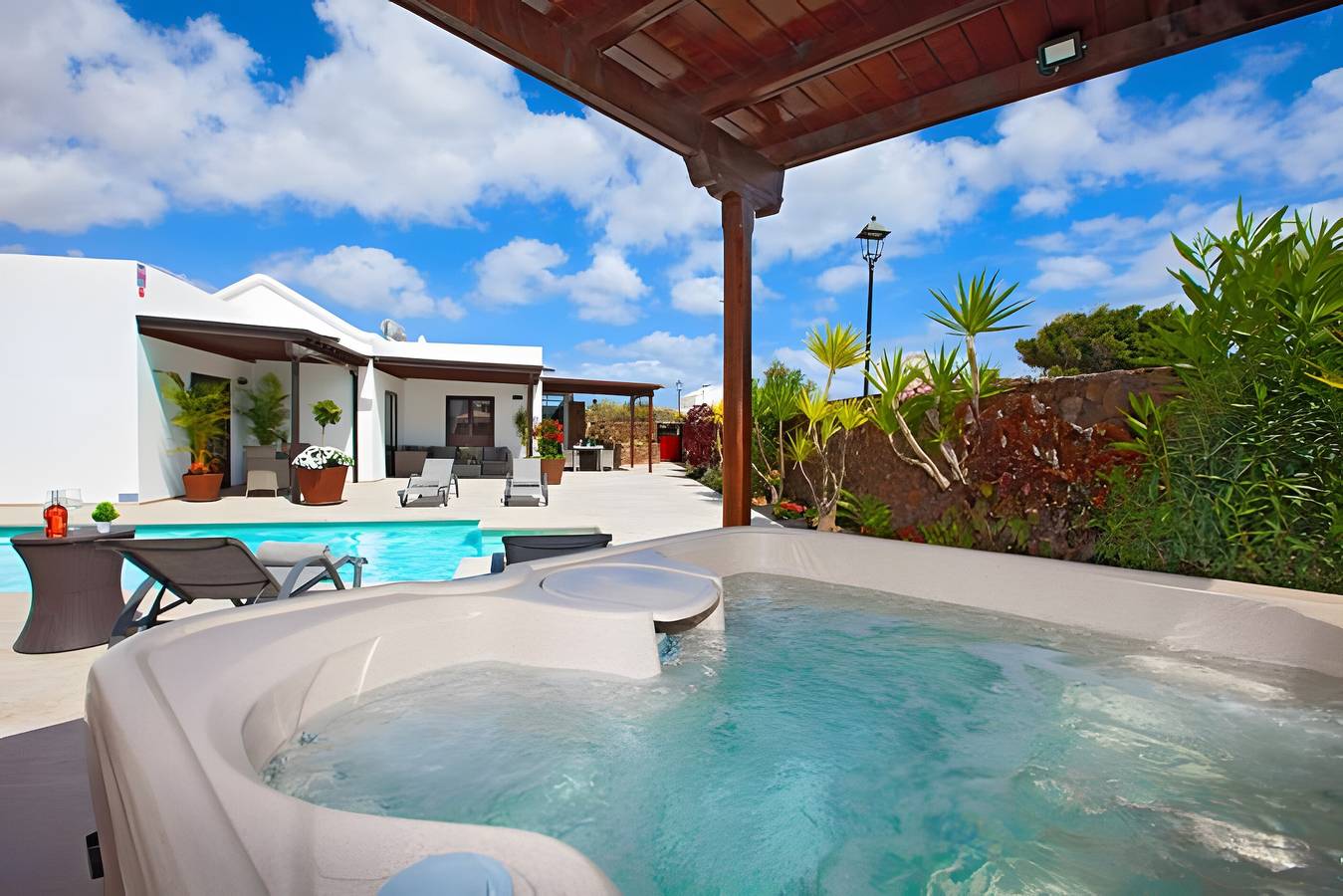 Vacation Villa 'Montana' with Private Pool, Private Terrace and Wi-Fi in Puerto del Carmen, Tías