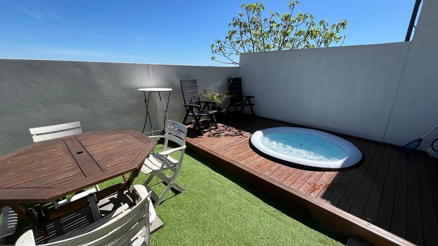 Apartamento de vacaciones para 4 personas, con vistas además de terraza y jardín - 1