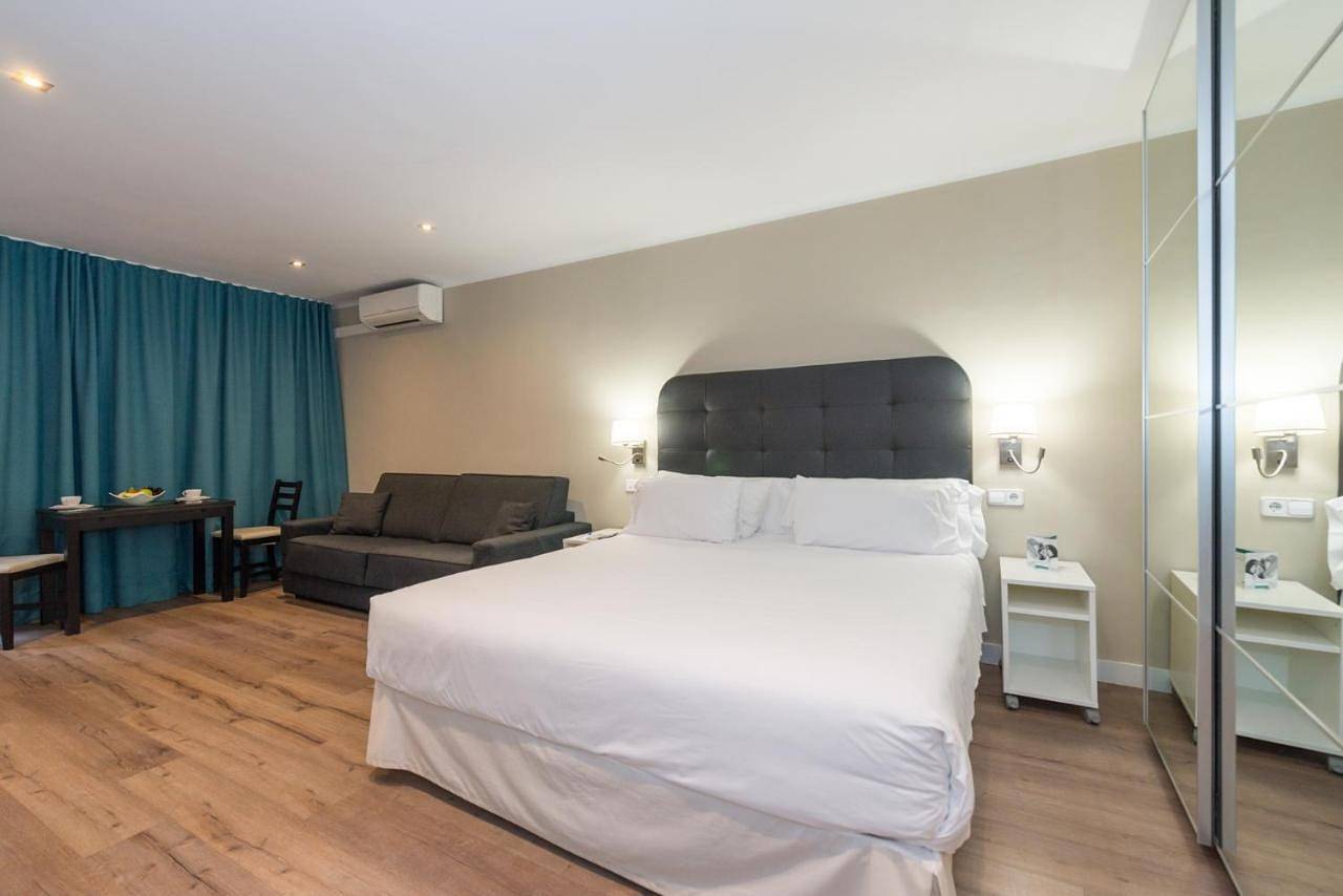 Aparthotel Senator Barcelona in Centro Barcelona, Barcelona
