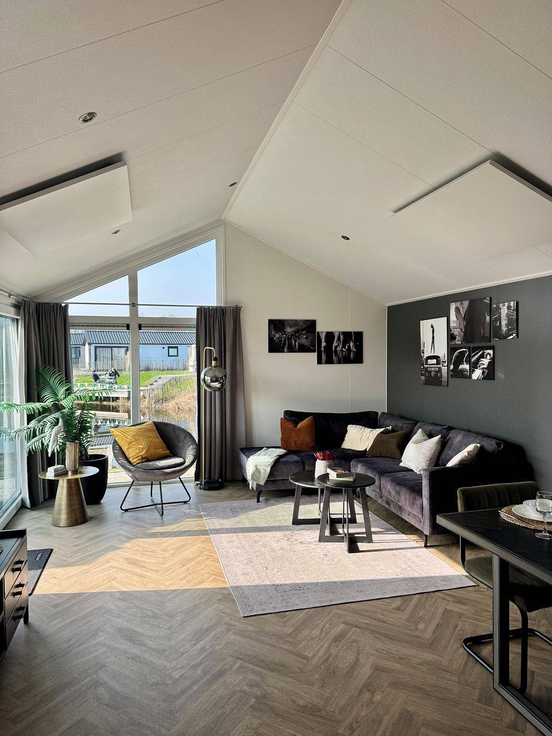 Modernes Chalet am Reevemeer mit Steg, Seeblick & sonniger Terrasse in Kampen, Veluwemeer