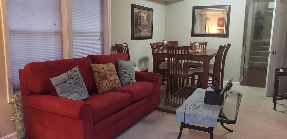 Holiday rental for 6 people, with terrace and garden as well as pool in New Hampshire