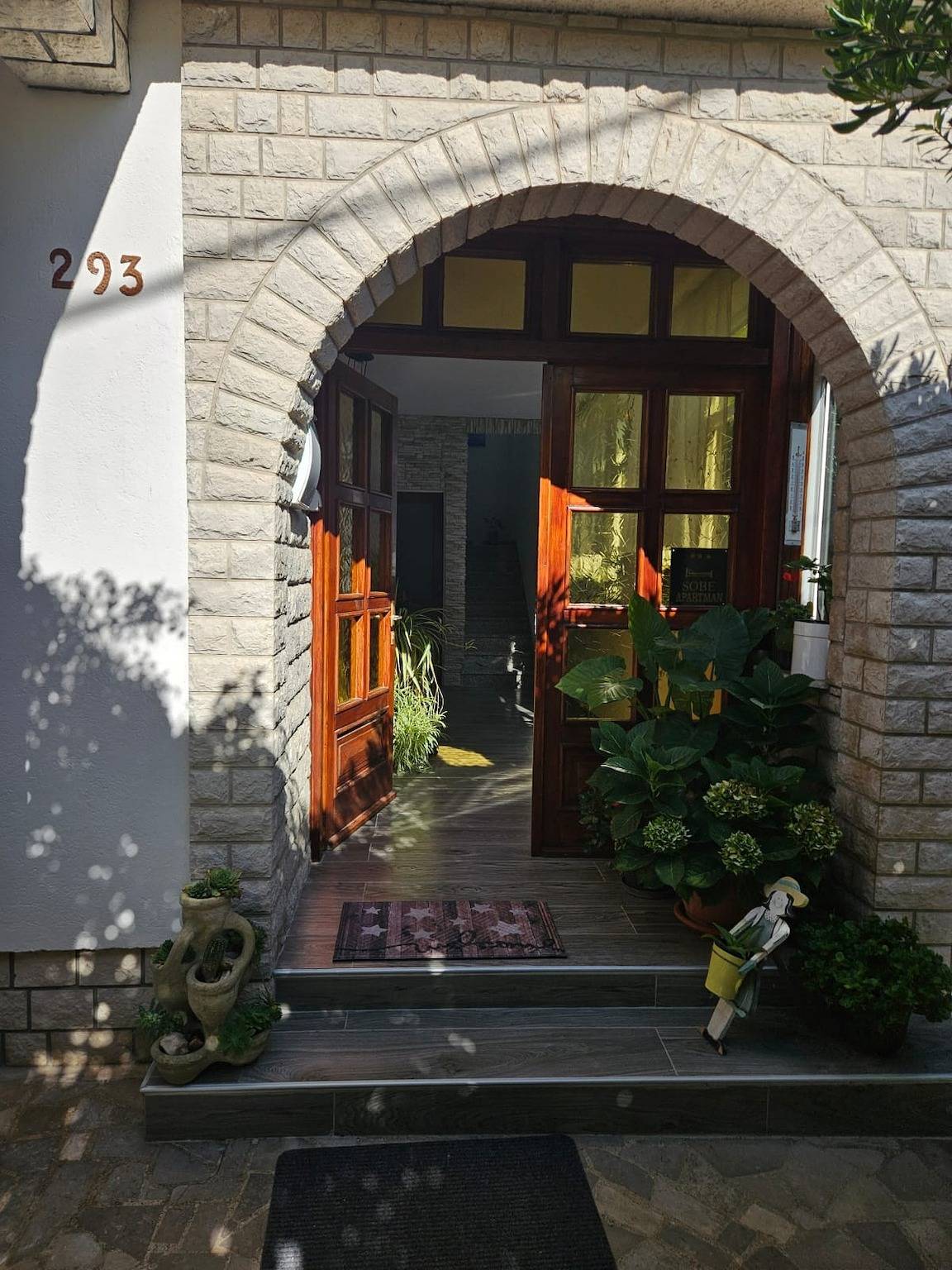 Ganze Wohnung, 1-Zimmer-Ferienwohnung mit Terrasse und Meerblick Barbat, Rab A-24932-a in Barbat na Rabu, Rab