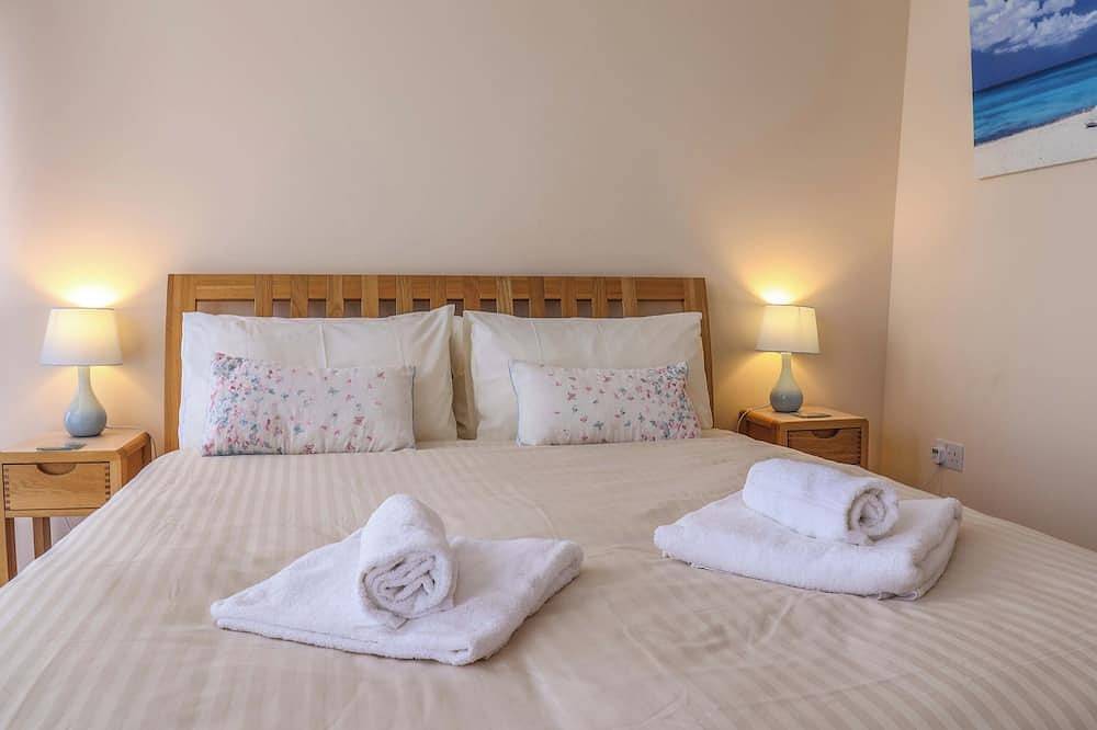 2 Driftwood, family friendly, country holiday cottage in West Bay in West Bay, Dorset