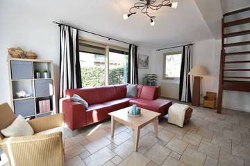 Ferienhaus für 8 Personen, mit Terrasse und Garten in Bruinisse