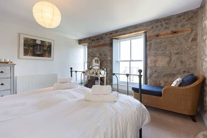 Fabulous holiday house with garden and nearby parking, close to town and beaches in St. Ives, Cornwall