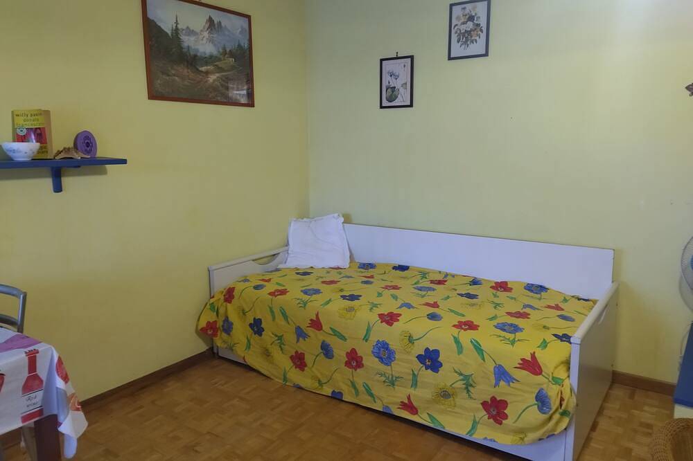 Schöne Wohnung im touristischen Dorf \"Rio Claro 1\" in Fondi, Pontinische Ebene