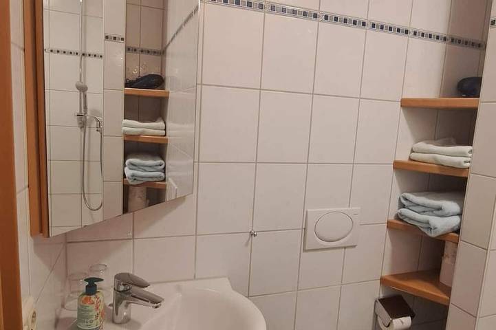 Ganze Wohnung, Appartementzimmer Nr. 9 in Neuötting, Landkreis Altötting