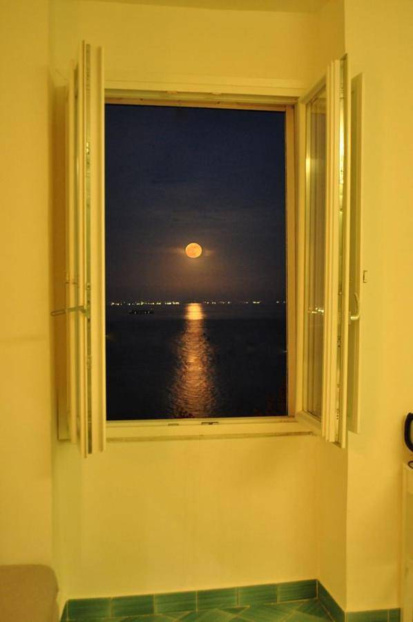 Location de vacances pour 2 personnes, avec jardin et terrasse à Vietri sul Mare - 2