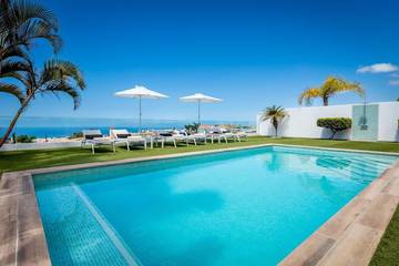 Villa für 12 Personen, mit Balkon und Garten sowie Whirlpool und Pool in Adeje