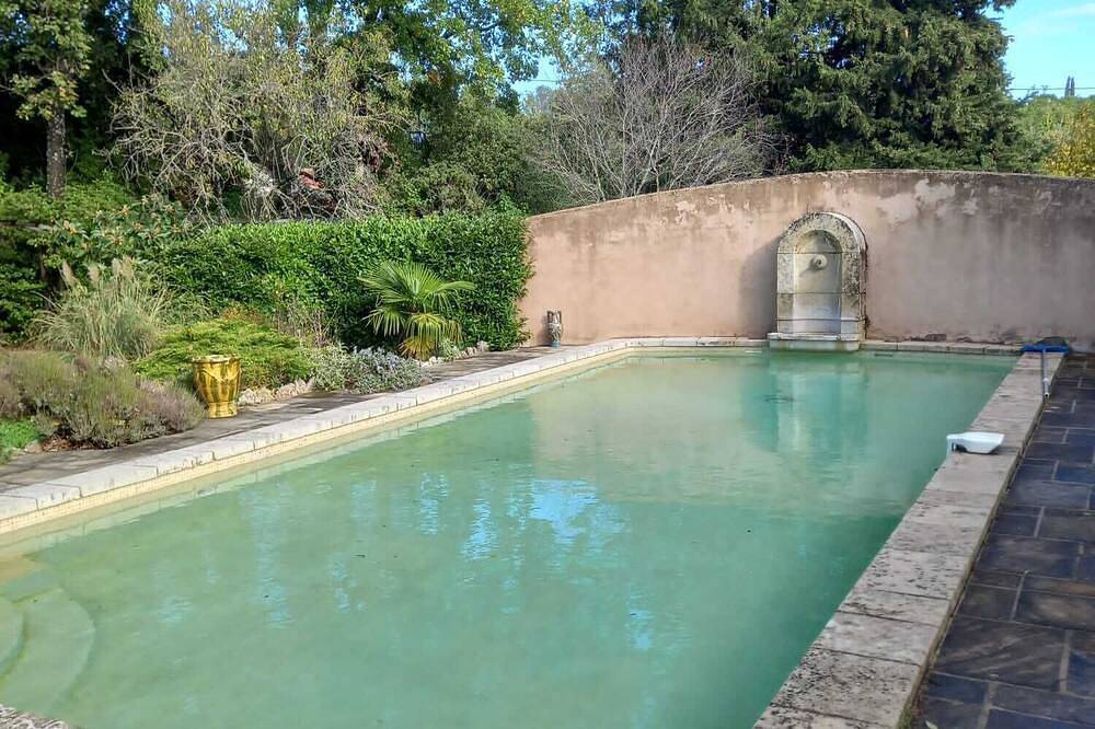 Geheel appartement, Poolhouse and swimming pool in Provence in Camps-la-Source, Brignoles region