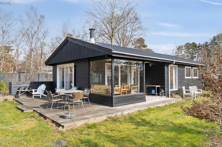 Ferieudlejning for 4 personer, med terrasse og have, husdyr tilladt i Nykøbing Sjælland